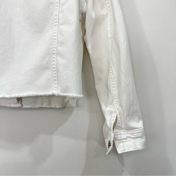 Melrose and Market White Denim Jacket Size Medium Cropped Distressed With Pocket - Picture 6 of 13